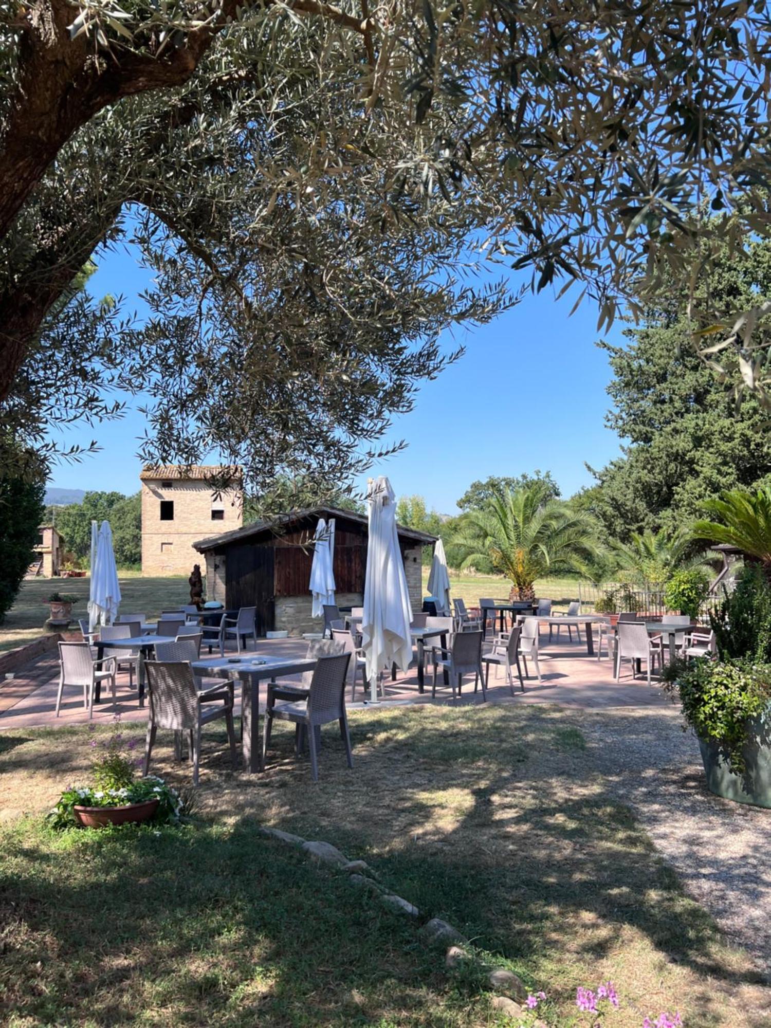 סן סברינו מארקה Resort Restaurant Villa Berta מראה חיצוני תמונה